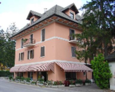 Albergo San Cristoforo ペルジーネ・ヴァルスガーナ エクステリア 写真