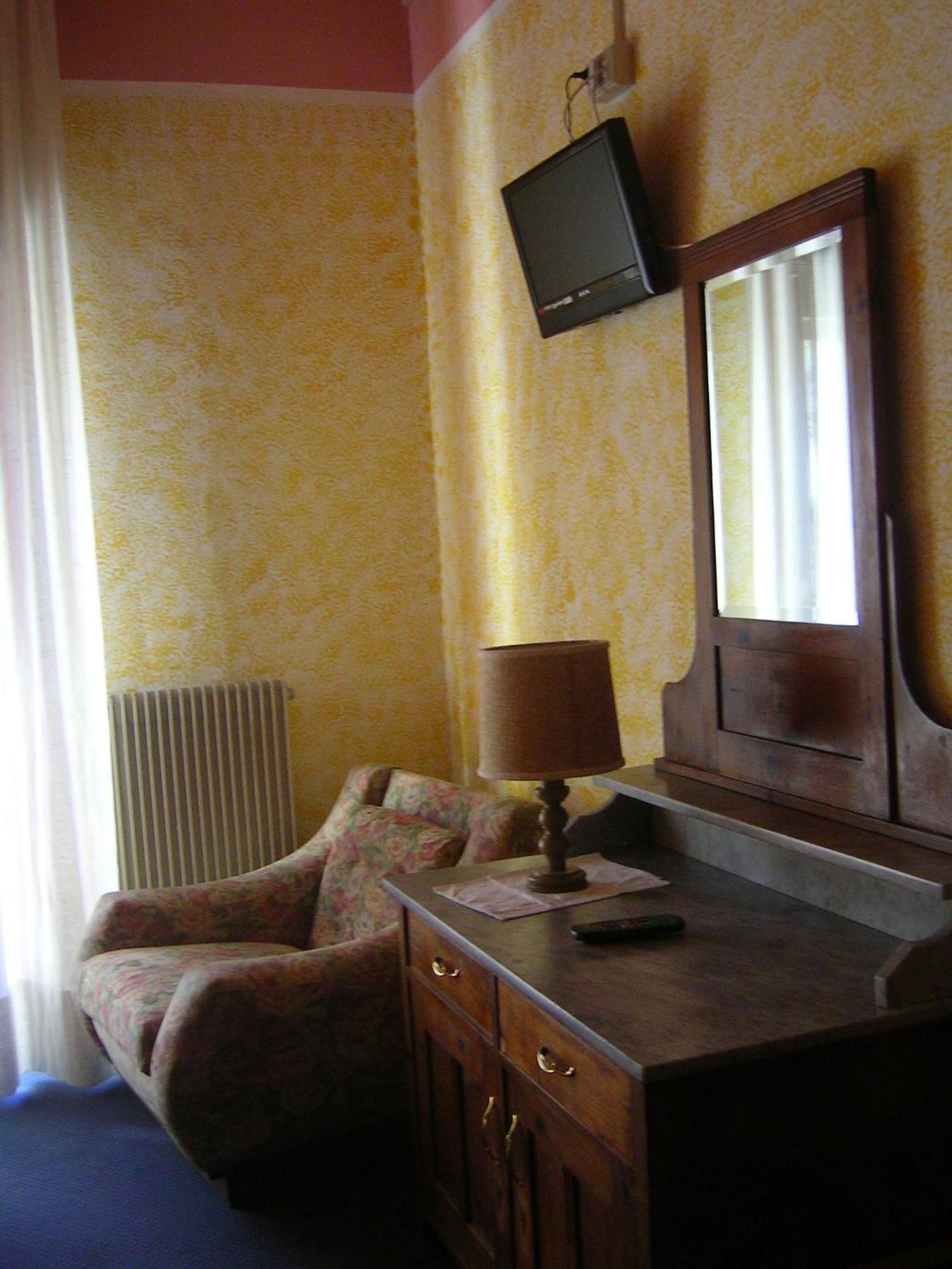 Albergo San Cristoforo ペルジーネ・ヴァルスガーナ エクステリア 写真